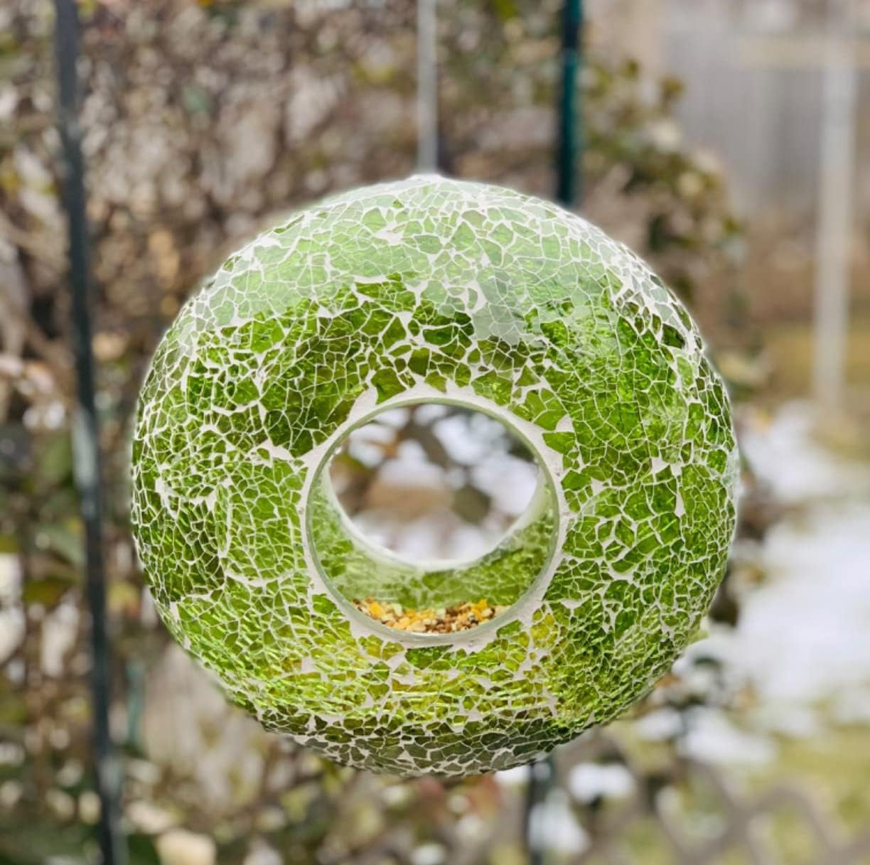 Bird Feeder, round Squirrel-Proof Wild Bird Feeder, Fly-Through Hanging Glass Design, Large Wreath-Shaped Bird Feeder, Mosaic Patterns for Outdoor Gardens and Yards Decoration, Green