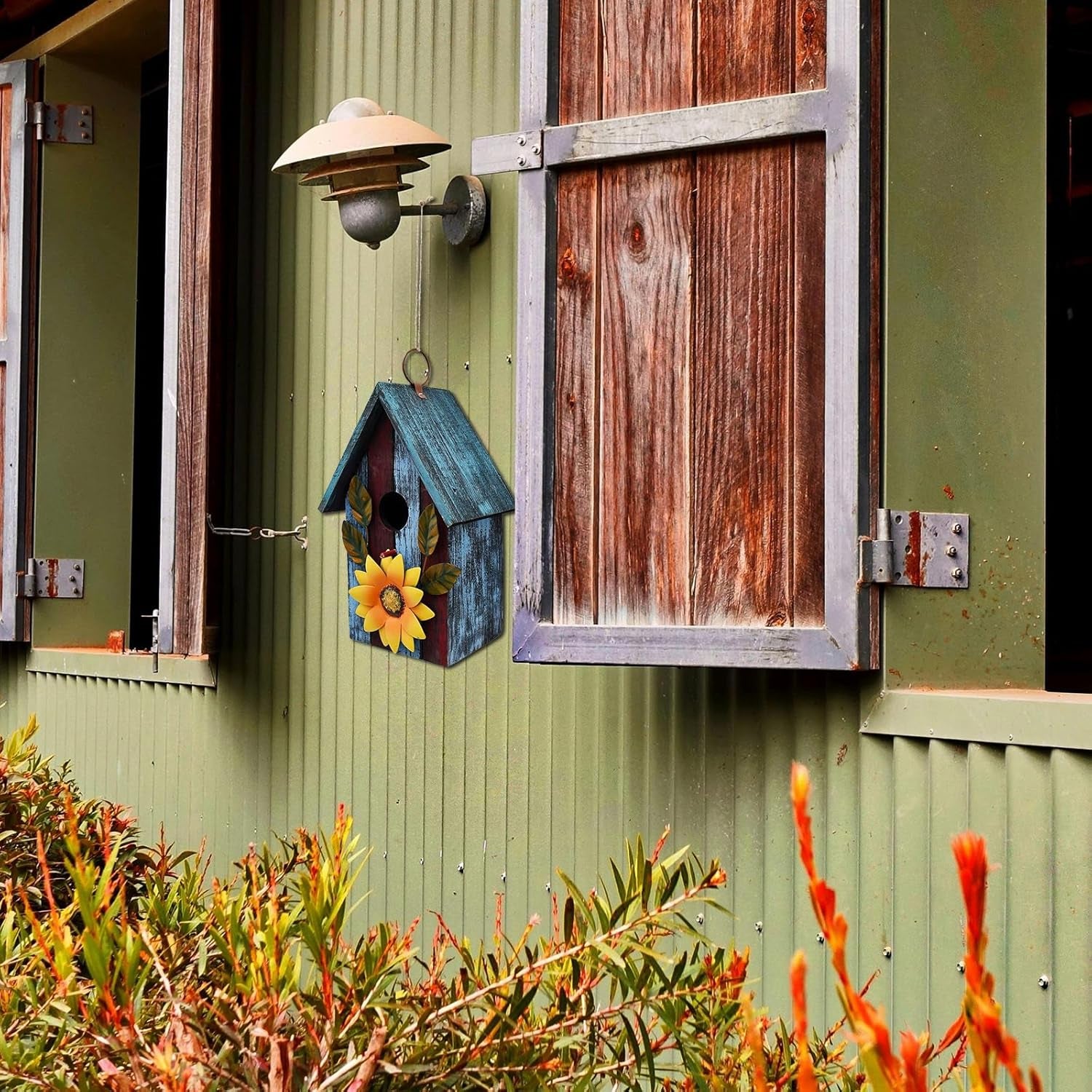 Wood Bird House for Outside, Hanging Bluebird House Nest Box Garden Patio Outdoor Decorative Bird House Vintage Rustic Wooden Birdhouse Bird Box for Finch Wren Chickadee Cardinals