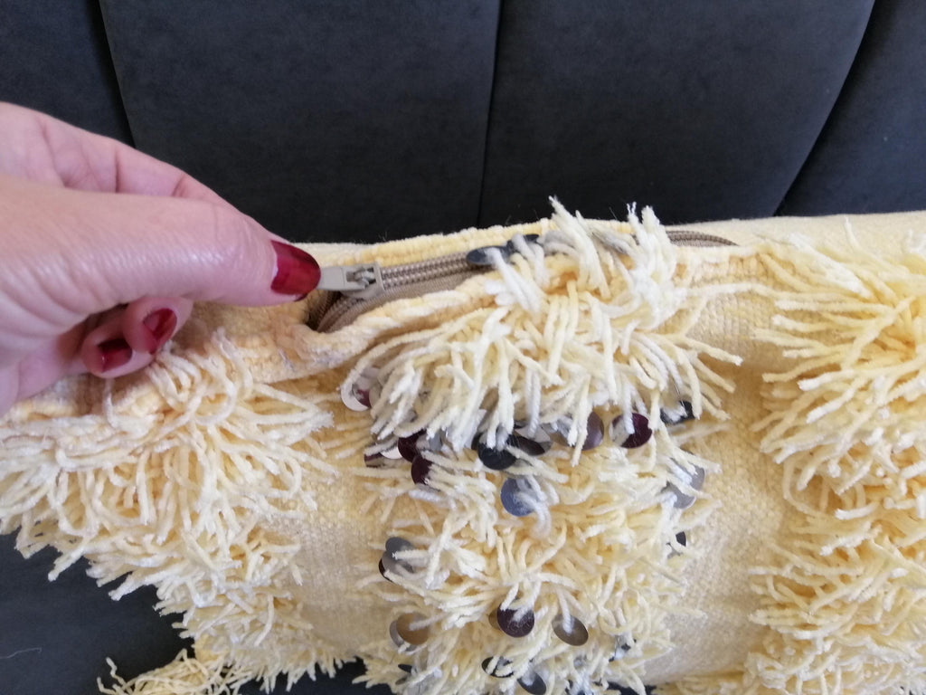 Gorgeous Creamy Pillows Wedding Handmade Cushion Cover Berber Handira Pillows Moroccan Sofa Green Sequins Pillow Beige