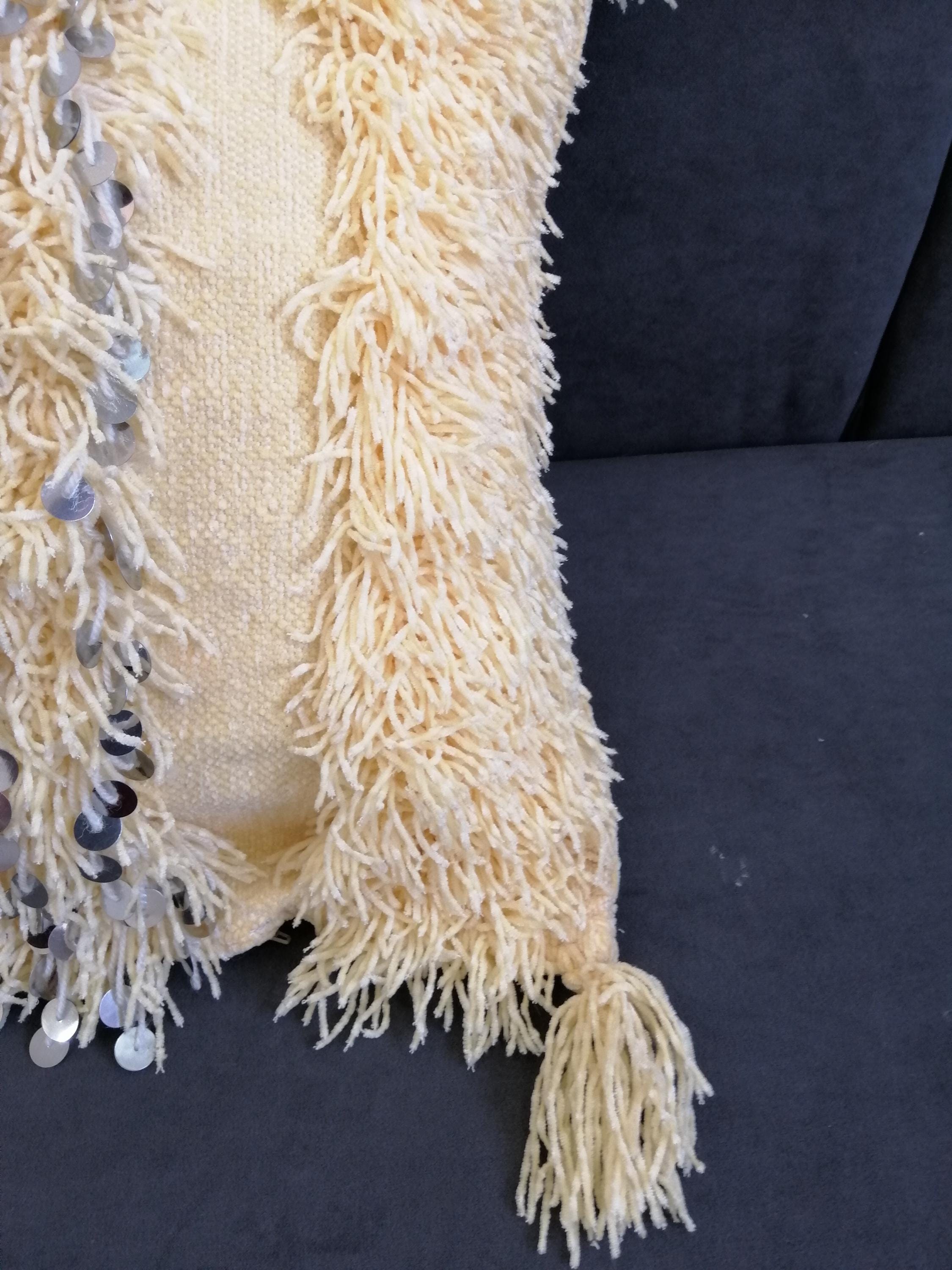 Gorgeous Creamy Pillows Wedding Handmade Cushion Cover Berber Handira Pillows Moroccan Sofa Green Sequins Pillow Beige